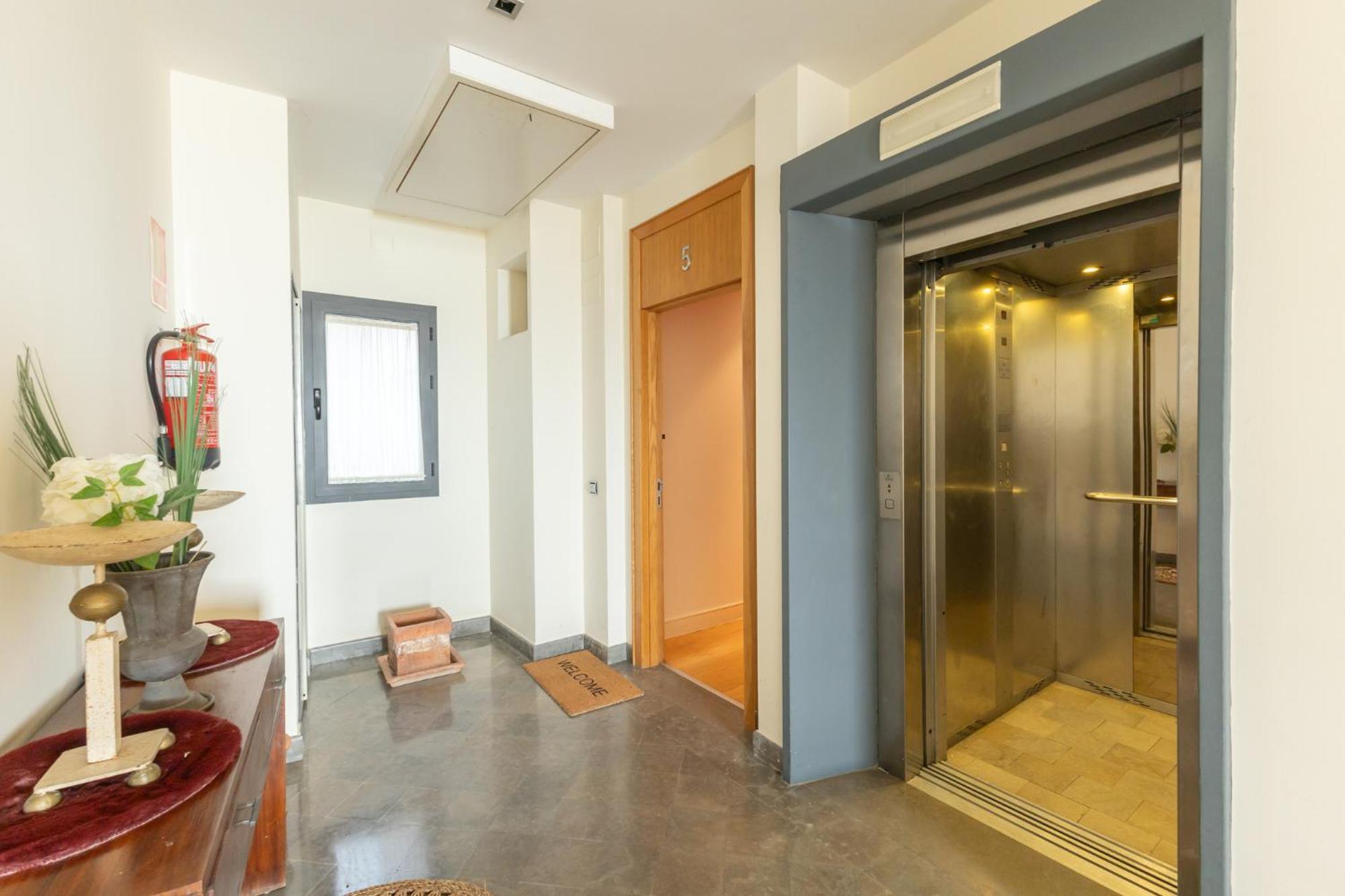 La Maestranza Charming One Or Two Bedrooms Apartments By Ocityzen Севиля Екстериор снимка